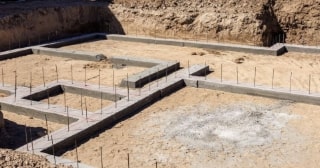 Ленточный фундамент под ключ в Гагарине цена за работу от 2662 руб.- установка ленточного фундамента стоимость